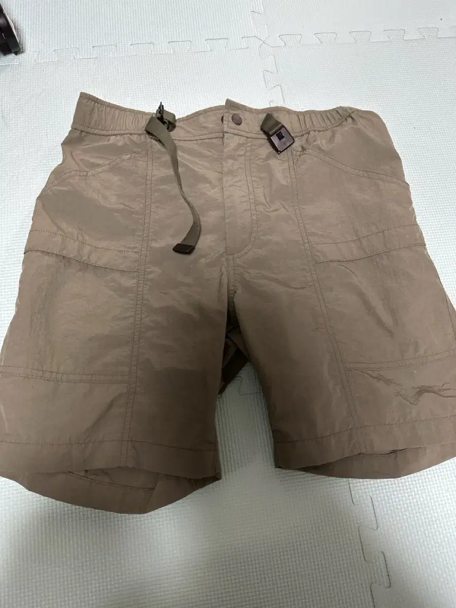 Uniqlo Nylon Shorts S sells