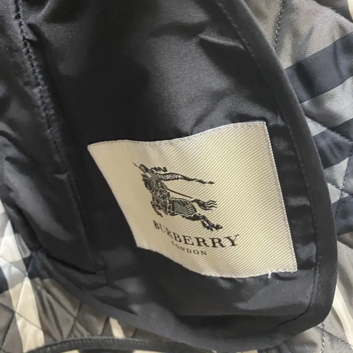 버버리 Burberry 퀼팅자켓 UK10