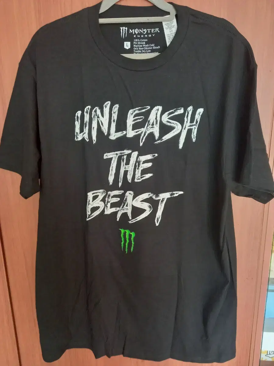 Monster Energy T-Shirt (L) New Arrivals