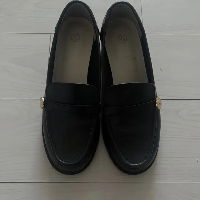 호와스 HOWUS timber loafer 로퍼