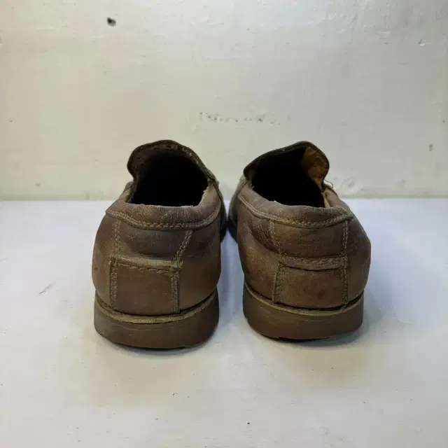 UGG 어그 빈티지 레더 로퍼 270mm