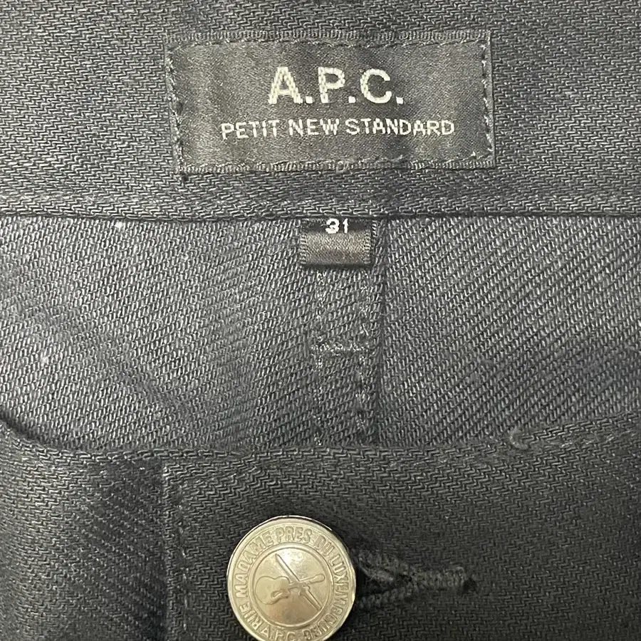 (31) A.P.C 쁘띠뉴스탠다드 블랙데님