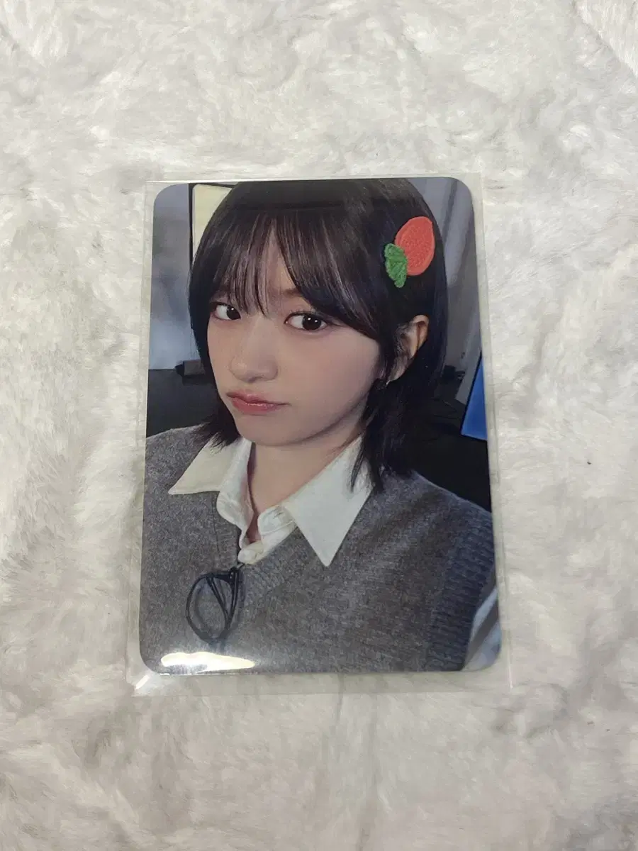 ive yujin magazine acrylic stand md photocard wts sells