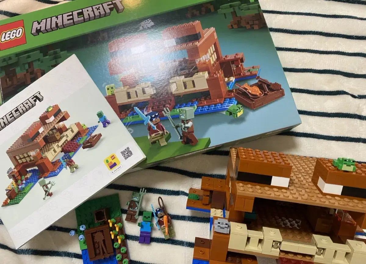 Minecraft Lego Frog House for sale (takpo)