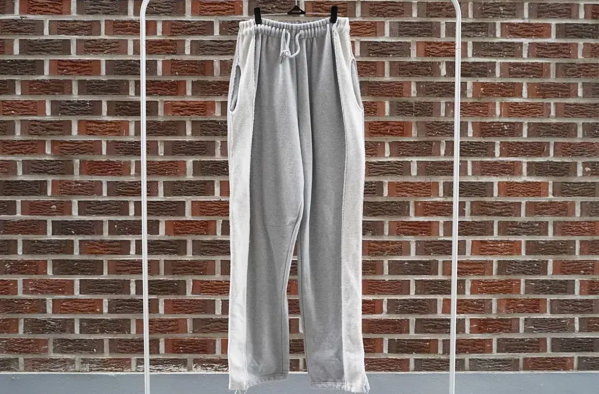 Two-Line Suede Pants