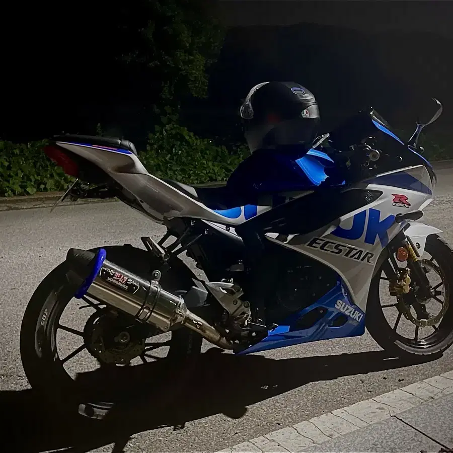 스즈키 gsxr125 21년식 요시무라 정품 풀배기 판매합니다