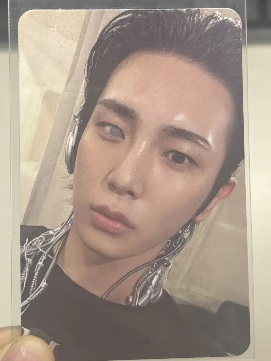 Key Pleasure Shop Sells Photocards