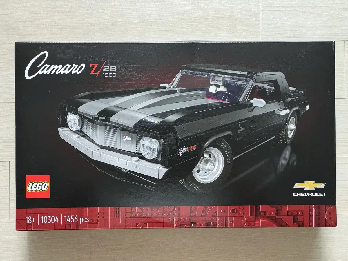 LEGO 10304 Chevrolet Camaro Z28 (Unsealed) LEGO Icons