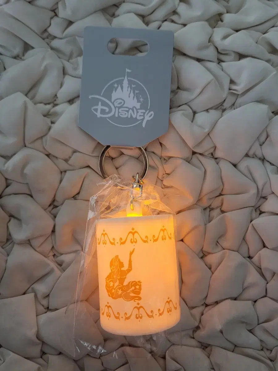 (Disney Store Genuine)(Brand New)Rapunzel Lantern Light Up Keyring