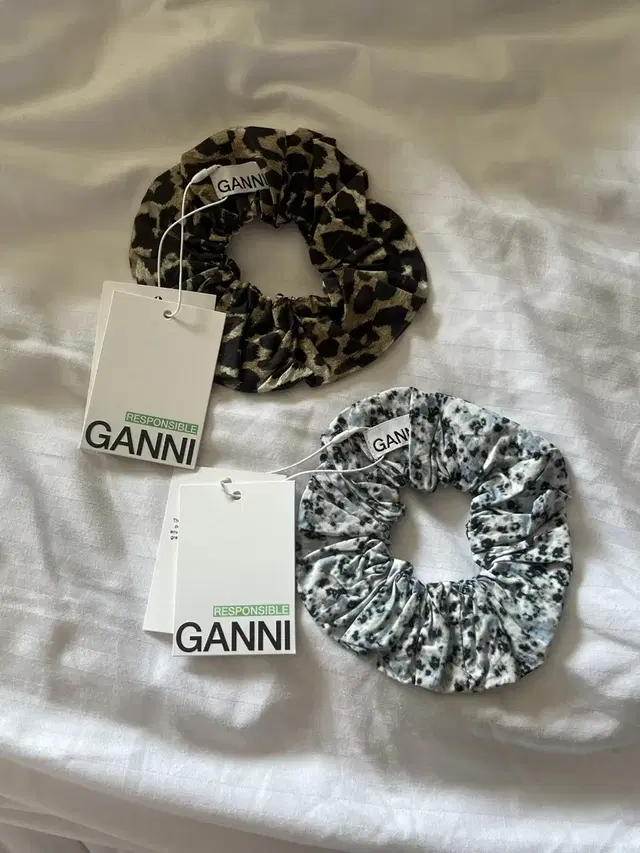 (새상품) 가니스크런치 Ganni Scrunchie leopard 레오파