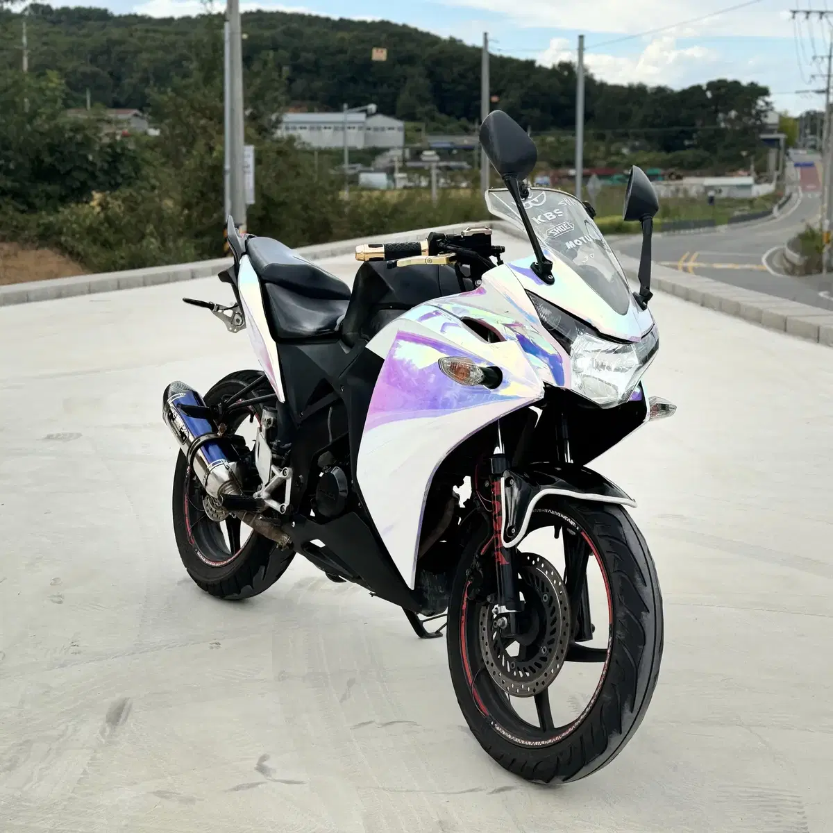 cbr125/16년 실매물 요시무라 랩핑차량 3만km 판매합니다.