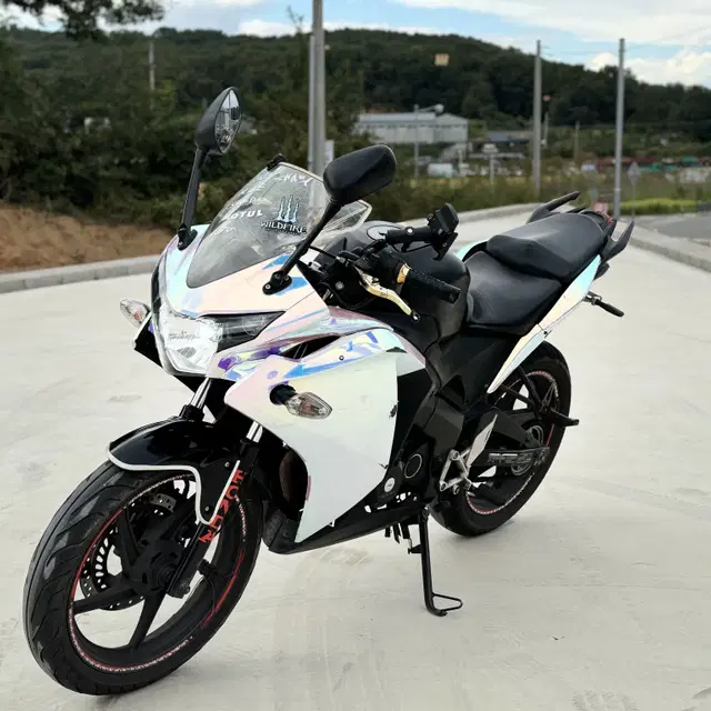 cbr125/16년 실매물 요시무라 랩핑차량 3만km 판매합니다.