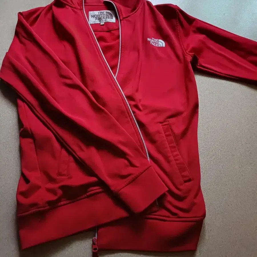 10.a TNF Jacket Red