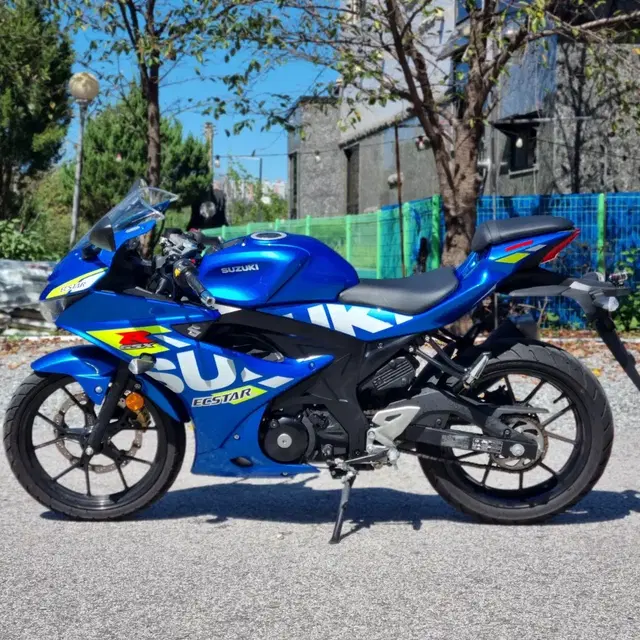 GSX-R125 23년식 6천km 블박2채널 신차급 판매합니다.