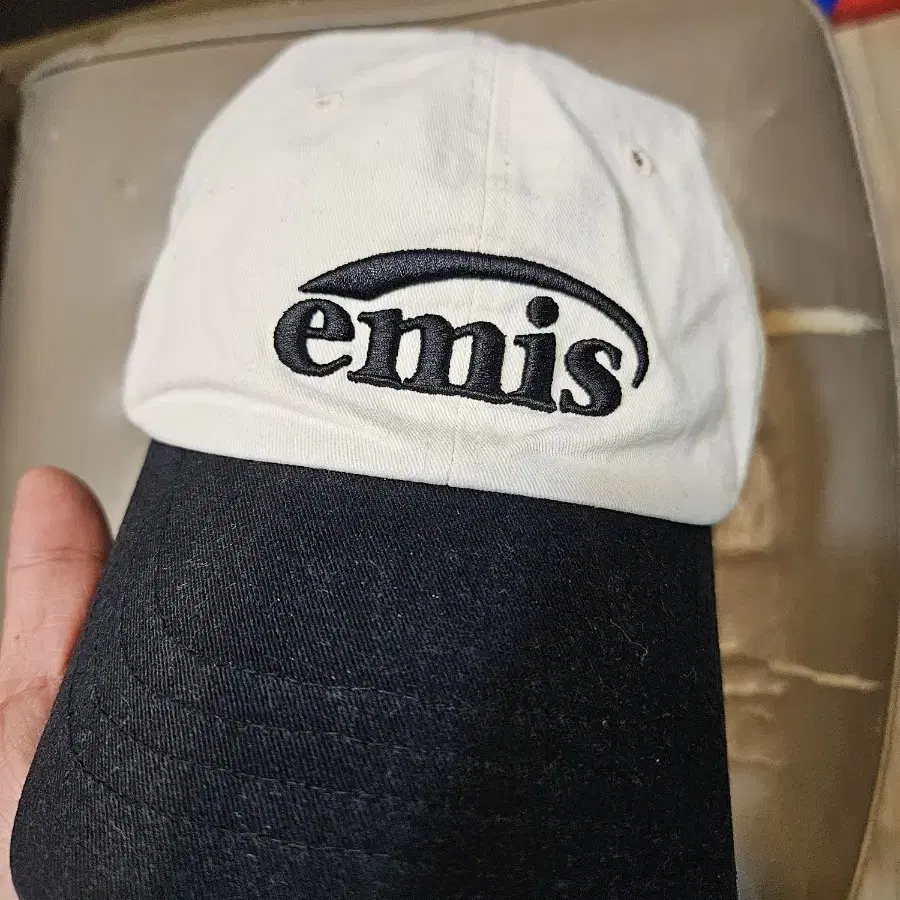 emis   볼캡 흰검