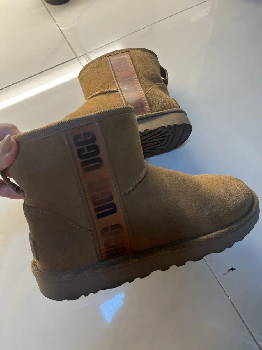 ugg 22fw사이드로고 38