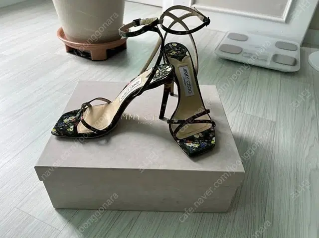 (여성 스트랩샌들) 지미추 Jimmychoo METZ100DYP