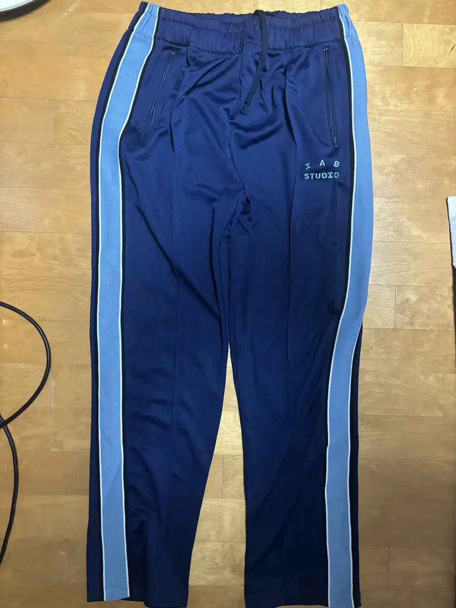 iApp Track Pants size L