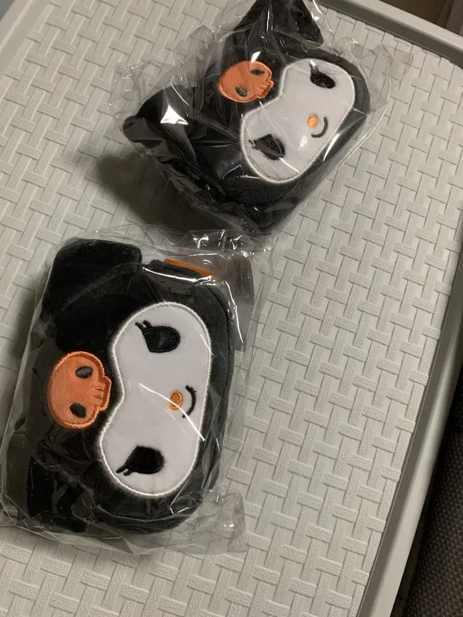 innisfreexkurumi pow keyring sells