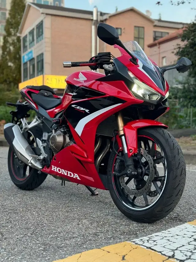 23년식 신차급 cbr500r 블박2채널 판매합니다.