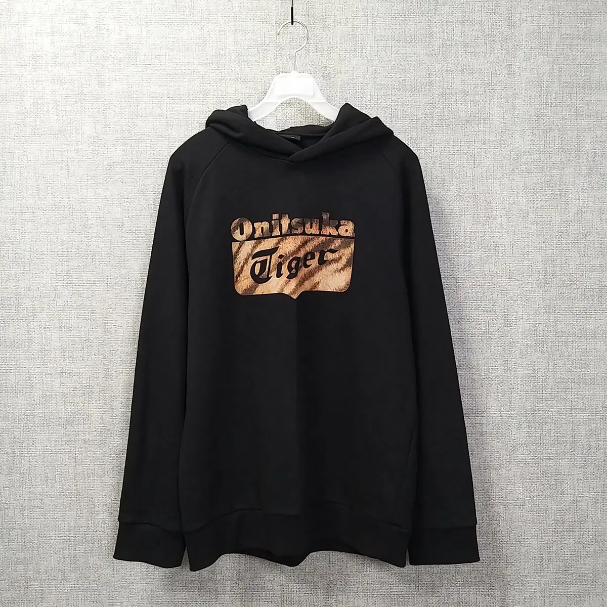 3c. Onitsuka Tiger Black Big Print Hoodie Men100