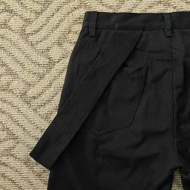 HELMUT LANG strap point Bermuda pants