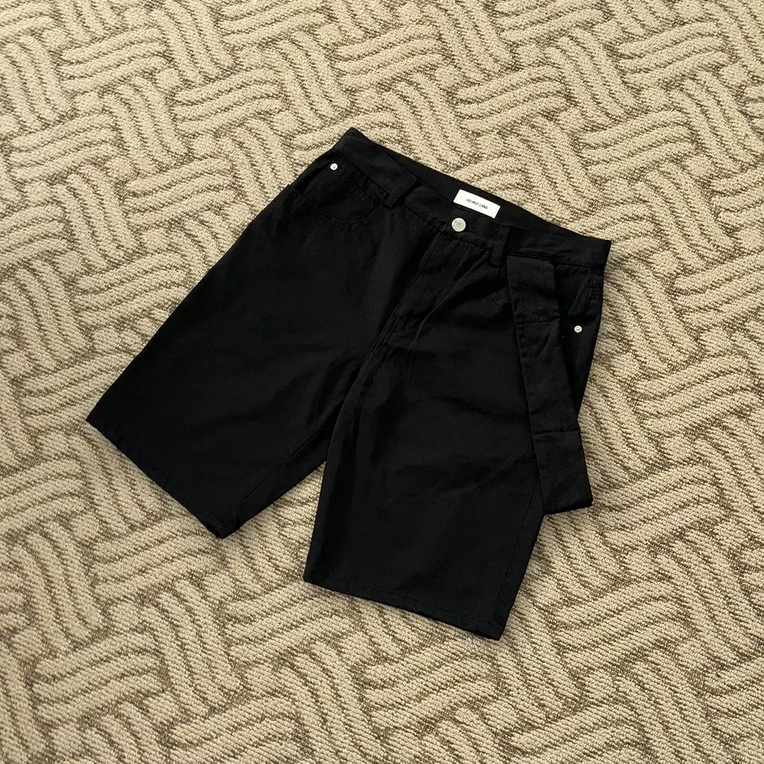 HELMUT LANG strap point Bermuda pants