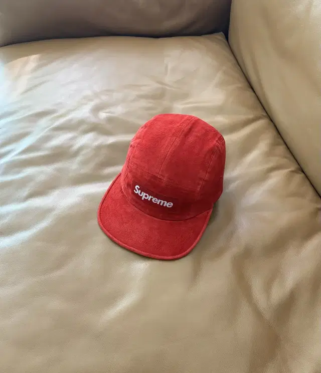 Supreme 슈프림 레드 캠프캡 모자 (Suede Red)