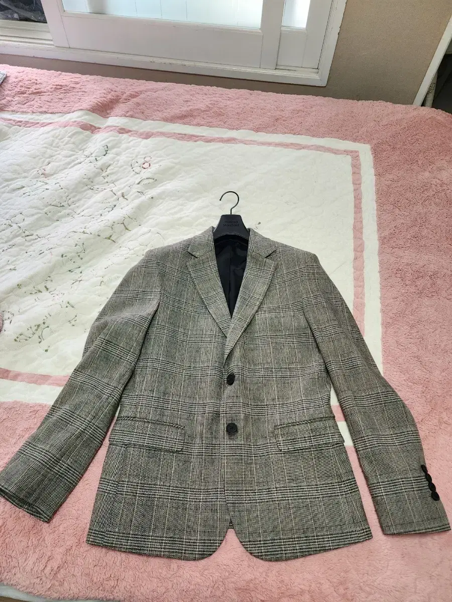 Modified check blazer size M