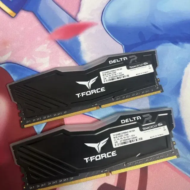 팀그룹 T-force램 ddr4 8x2 3200 판매합니다