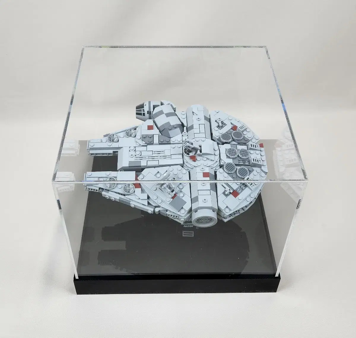 LEGO 75375 Millennium Falcon Case