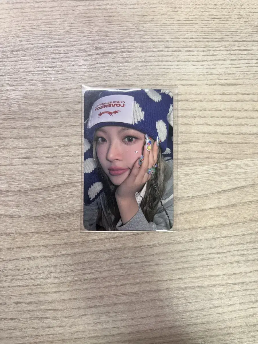 Bombshell) le sserafim hong eunchae e.ji photocard Sell