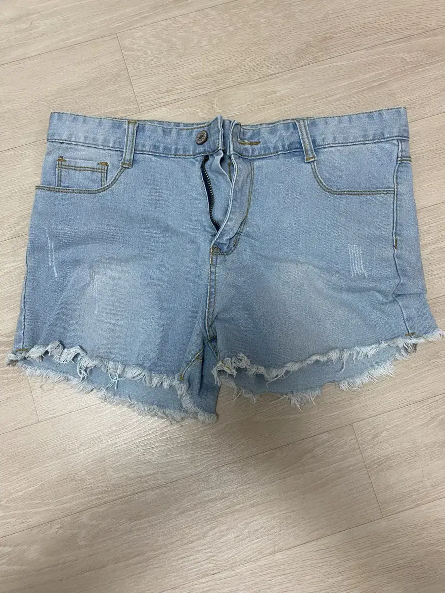 Short pants size L