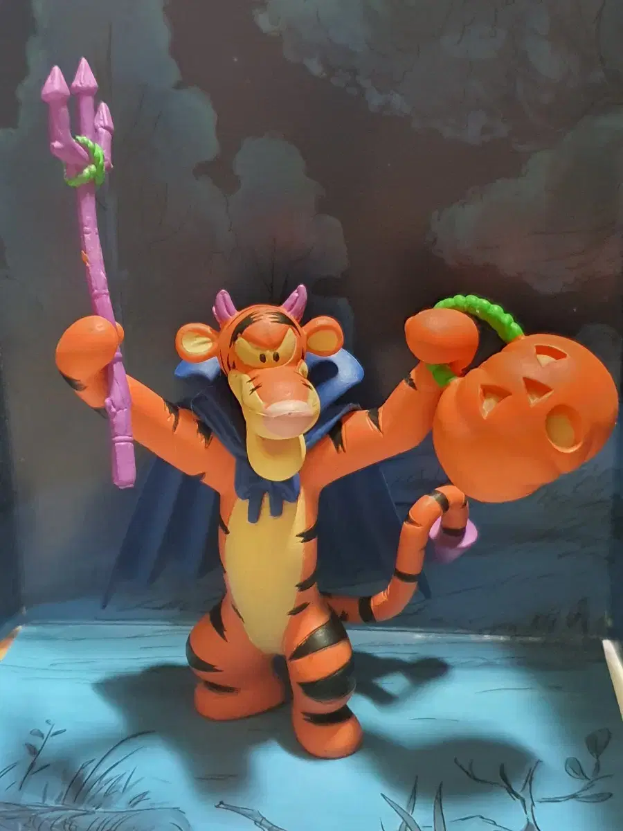 Disney Halloween Tigger Figure