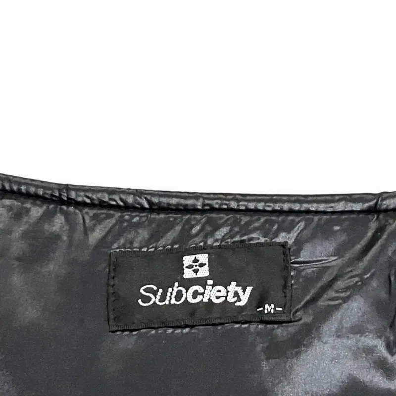 SUBCIETY 글로시 퀼팅 자켓 y06931