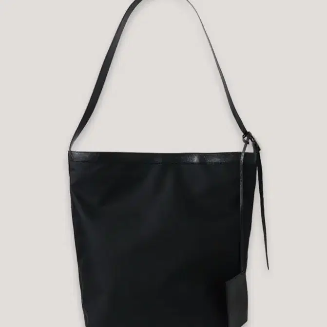 포에토 getty black bag / 라지