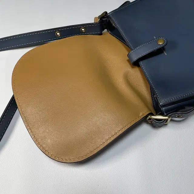 코치 새들 백 팔아요 청색 (COACH Saddle Bag)