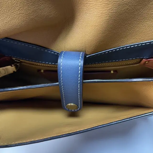 코치 새들 백 팔아요 청색 (COACH Saddle Bag)