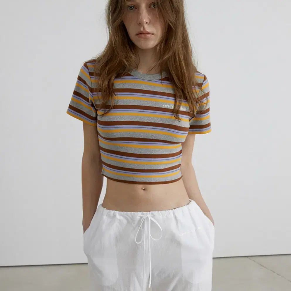 오버듀플레어 STRIPE CROP T-SHIRT_MELANGE GREY