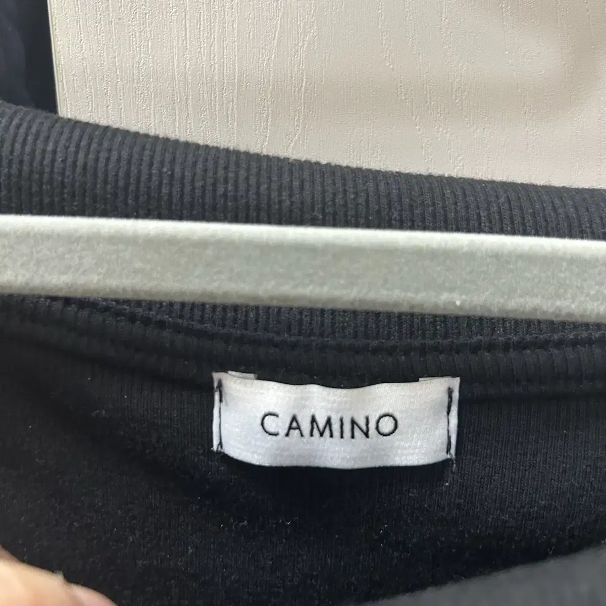 카미노 오프숄더 Camino 골지 오프 숄더 티셔츠