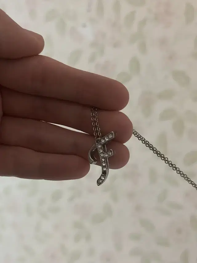 샵페어리 "F" cubic necklace 목걸이