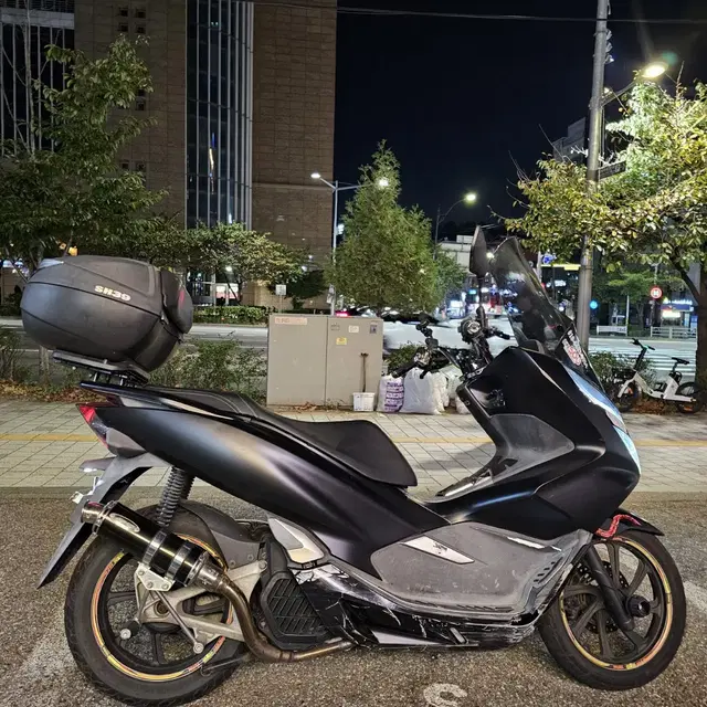 Pcx125 20년식 16000km 구변o 210만원 싸게 판매합니다!