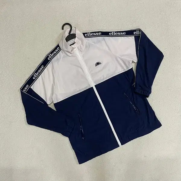 XS Elise Windbreaker Jacket B.2401