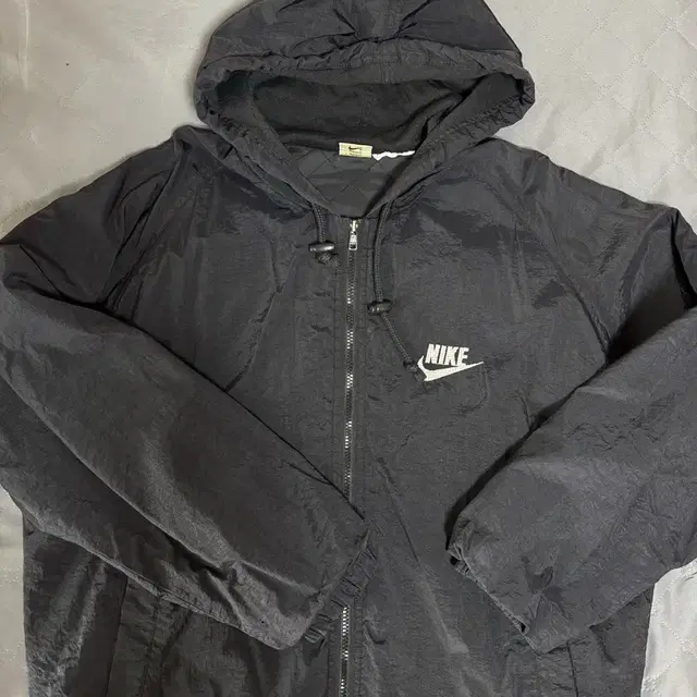 NIKE BIG SWOOSH WIND-BREAK JUMPER