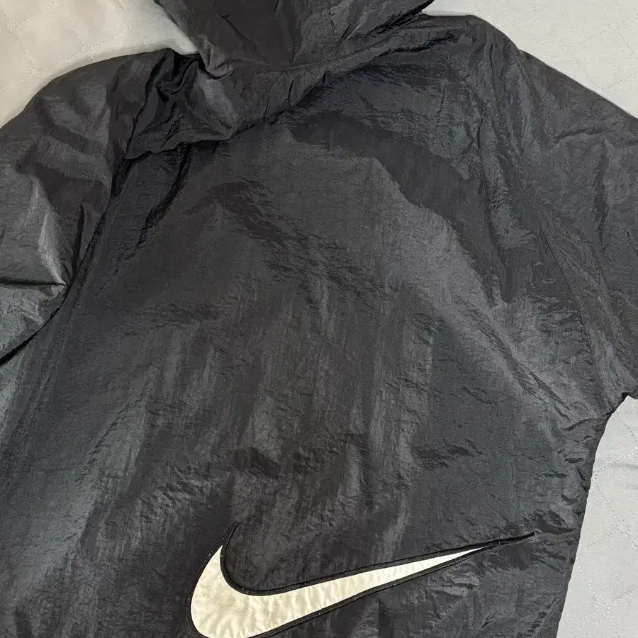 NIKE BIG SWOOSH WIND-BREAK JUMPER