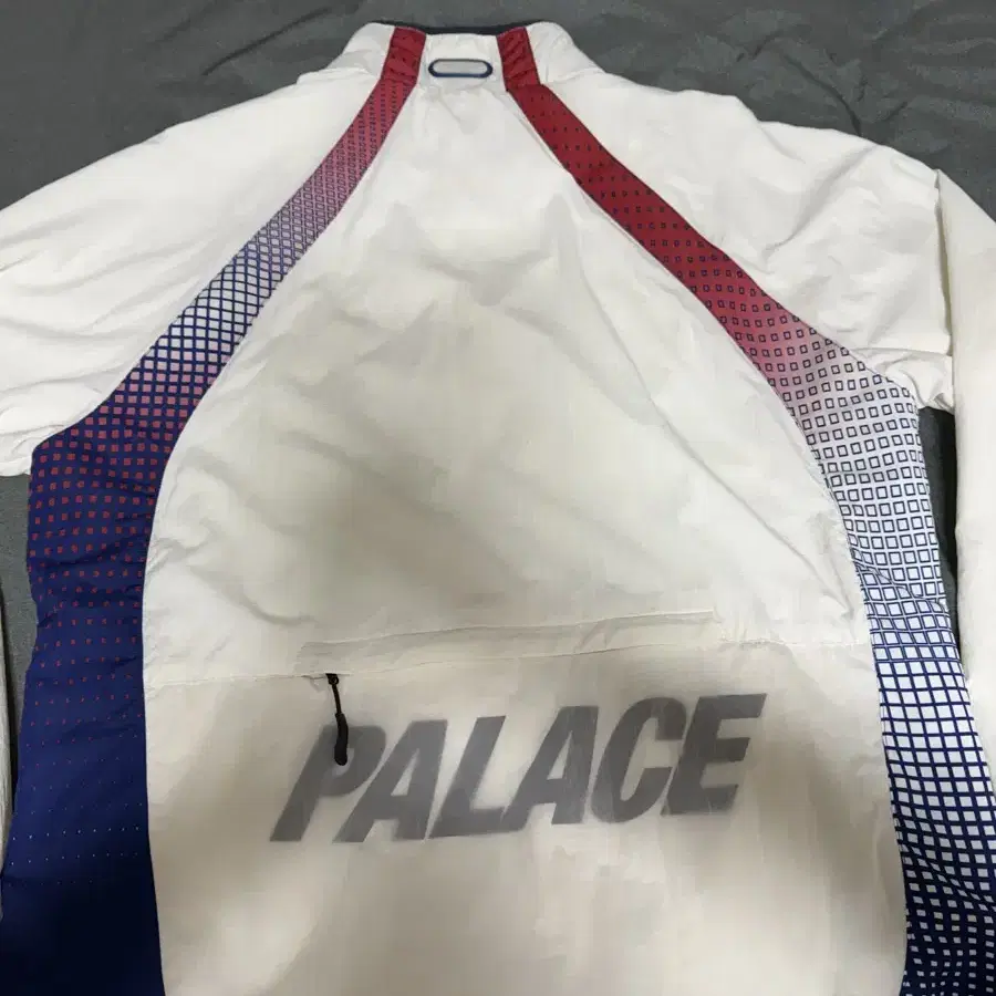 팔라스(PALACE) 쉘 자켓 / M사이즈