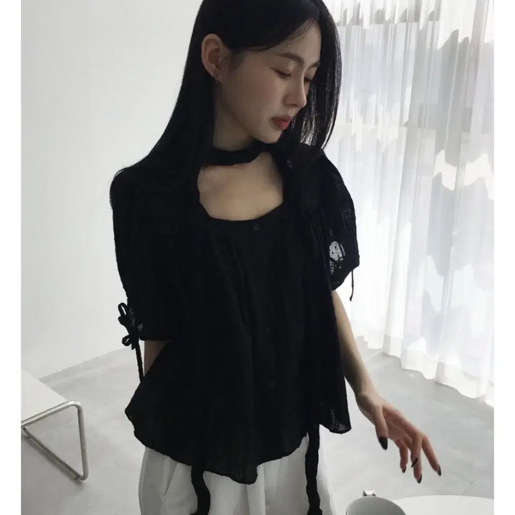 노비야카 lace square blouse black