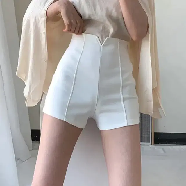 White short pants