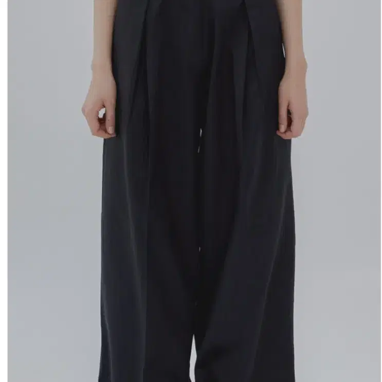 트리밍버드 롤업 팬츠 Roll-up Inverted Pleats Pant