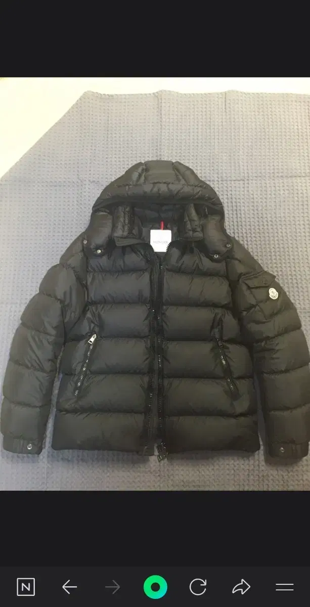 Sold) Moncler Himalayan size 4